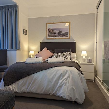 לימינגטון En-Suite Nook Near Forest & Sea, Super Value With Fridge, Microwave And Tv מראה חיצוני תמונה
