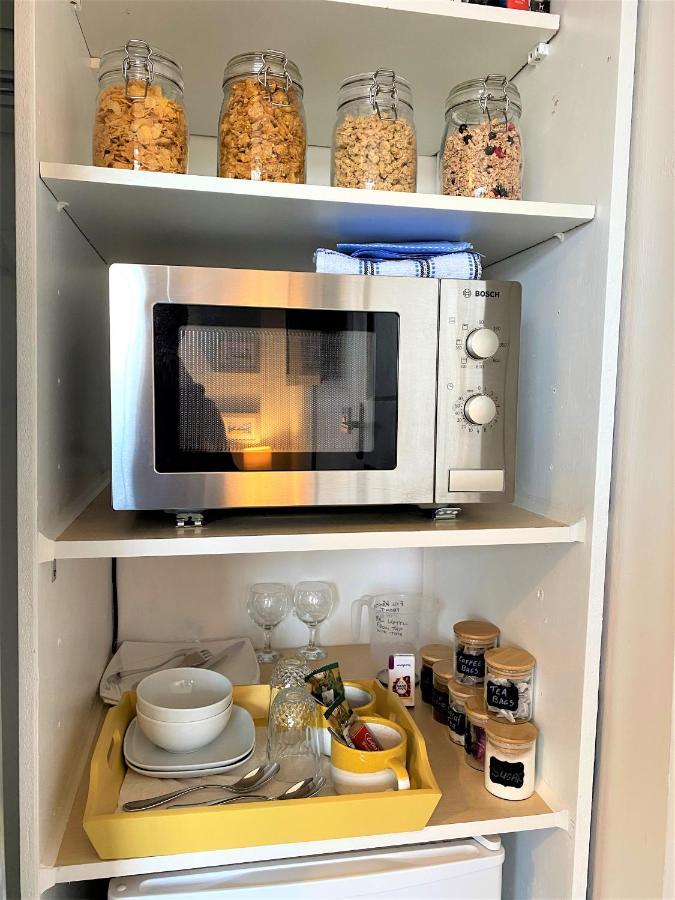 לימינגטון En-Suite Nook Near Forest & Sea, Super Value With Fridge, Microwave And Tv מראה חיצוני תמונה