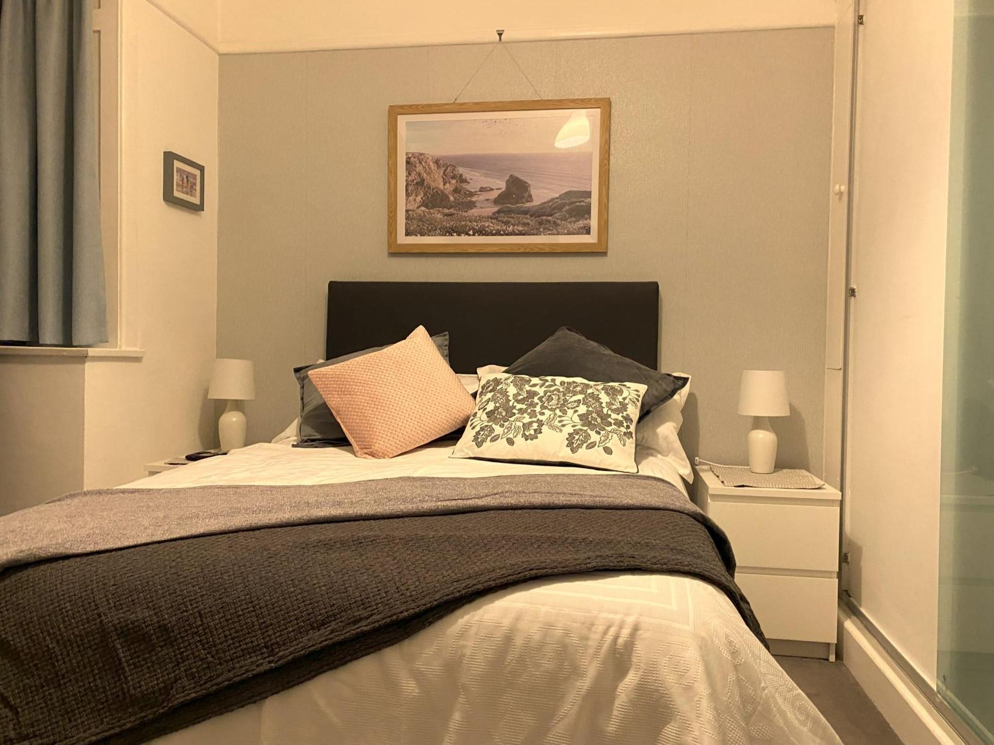 לימינגטון En-Suite Nook Near Forest & Sea, Super Value With Fridge, Microwave And Tv מראה חיצוני תמונה