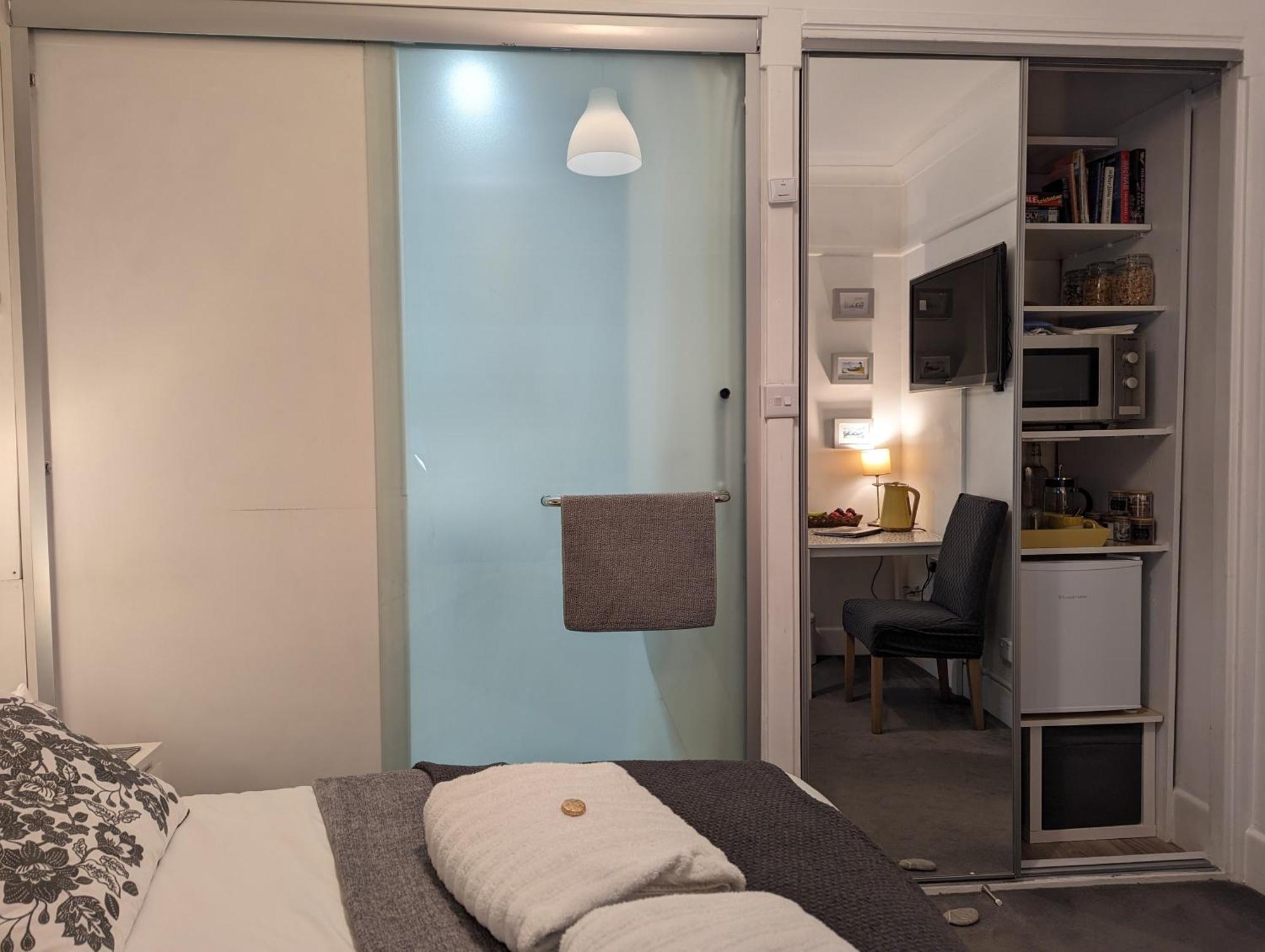 לימינגטון En-Suite Nook Near Forest & Sea, Super Value With Fridge, Microwave And Tv מראה חיצוני תמונה